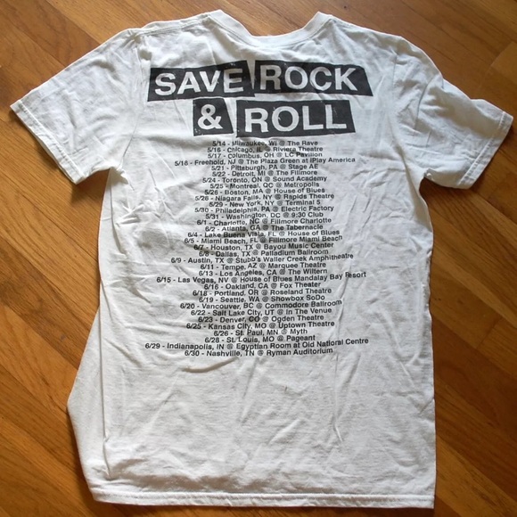 VTG Fall Out Boy Save Rock & Roll Concert Band Emo Rock Punk T-Shirt S - Picture 4 of 5